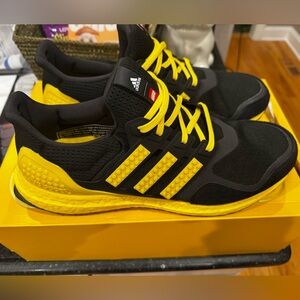 ADIDAS ULTRABOOST DNA X LEGO® COLORS SHOES - NIB - size 10.5